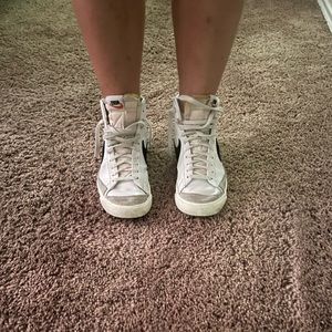 Nike Blazers Women’s size 9.5